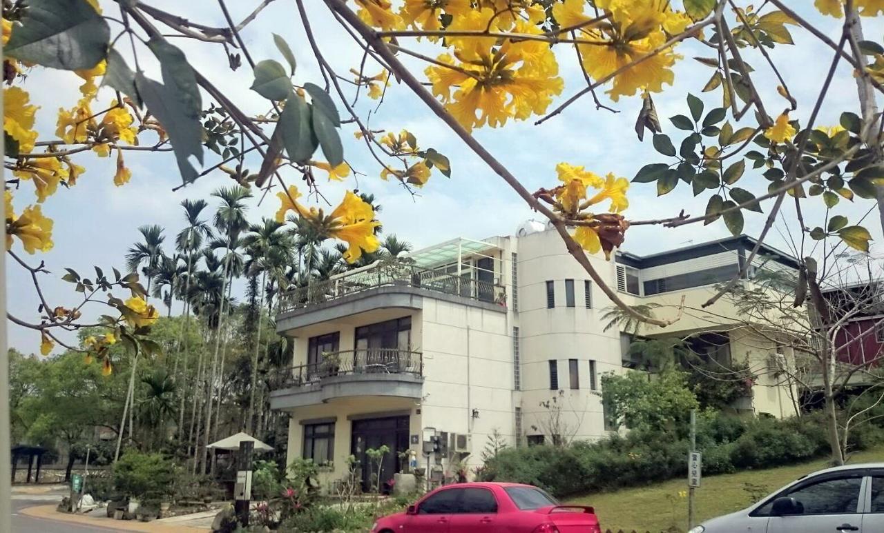 Sun Moon Talk Apartment Yuchi Exterior photo